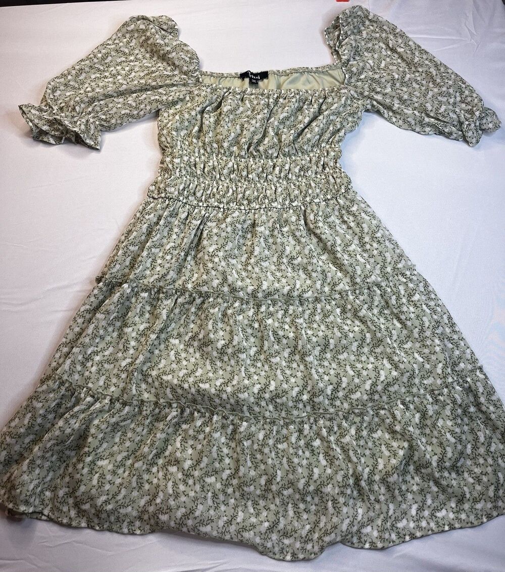 Trixxi Women's Sage Green Floral Print Square Neck Smocked Tiered Mini Dress